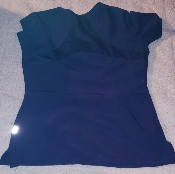 Activate scrub top med - Picture 3 of 4